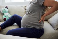 Brûlures d&rsquo;estomac enceinte : aliments à privilégier et habitudes utiles 🔥