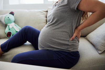 Brûlures d&rsquo;estomac enceinte : aliments à privilégier et habitudes utiles 🔥