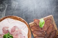 Charcuterie cuite enceinte : bacon, mortadelle, cervelas, knacki… 🥓